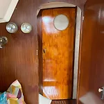 Charming Sailboat Ботель Лиссабон