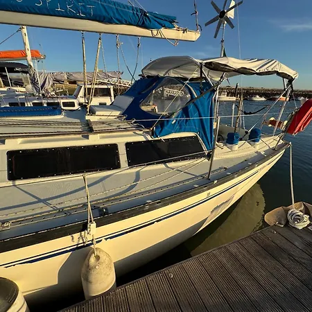 Πλωτό κατάλυμα Charming Sailboat