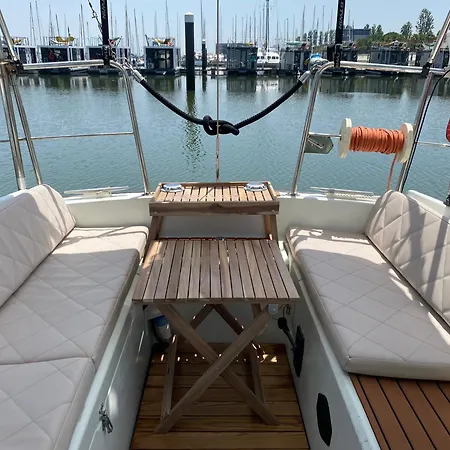 Charming Sailboat Πλωτό κατάλυμα Lisboa