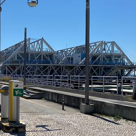 Charming Sailboat Πλωτό κατάλυμα Lisboa