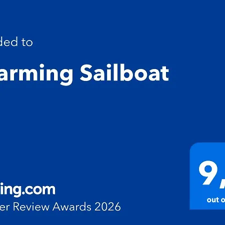 Charming Sailboat Hotel na wodzie