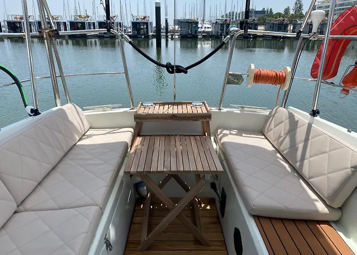 Charming Sailboat Botel Lisbon