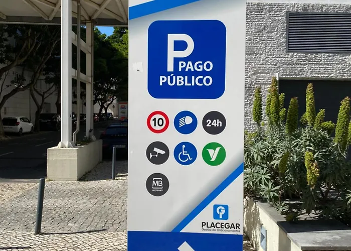 Botel Charming Sailboat *