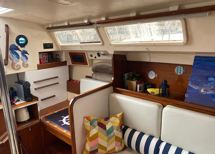 Botel Charming Sailboat