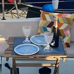 Charming Sailboat * Лиссабон